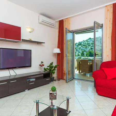 Silvana By Interhome Vikendica